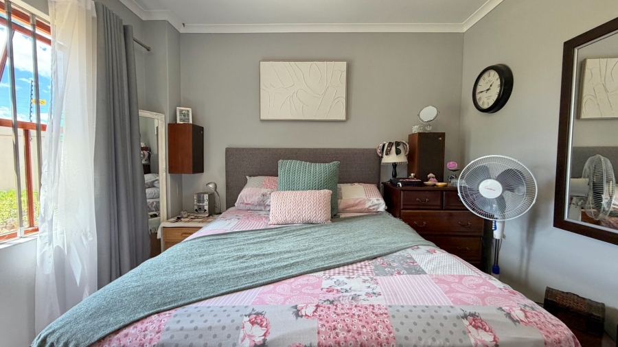 2 Bedroom Property for Sale in Twin Palms Western Cape